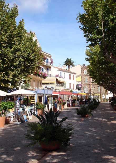 Lavandou- Quai P&eacute;ri