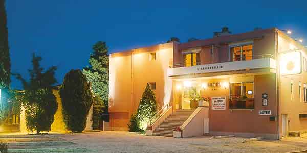 Hotel Oarngerair. Lavandou